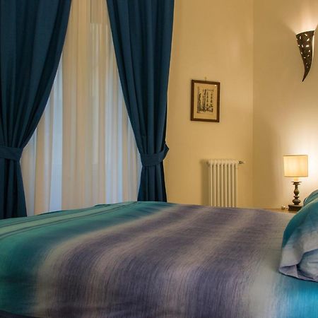 B&B Univercity Napoli Bagian luar foto